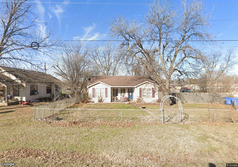 601 NW 5th St, Cache, OK 73527 - photo 1