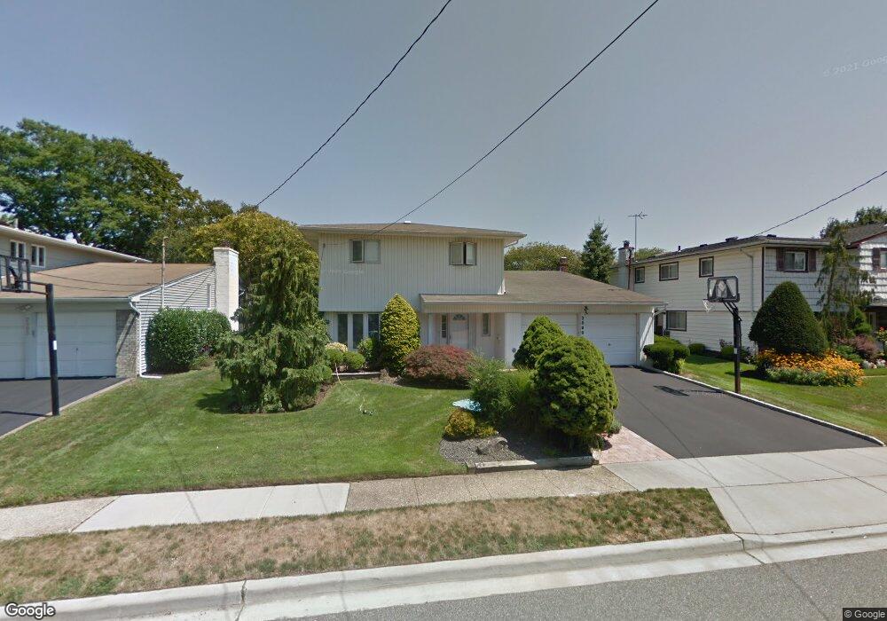 2899 Joyce Ln, Merrick, NY 11566 - photo 1