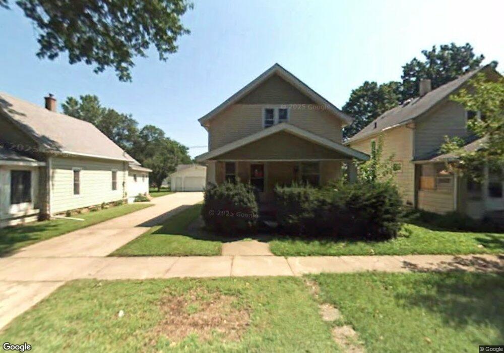 1323 Ellis Blvd NW, Cedar Rapids, IA 52405 - photo 1