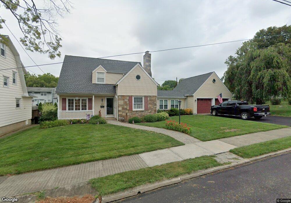 1625 Maple St, Bethlehem, PA 18017 - photo 1