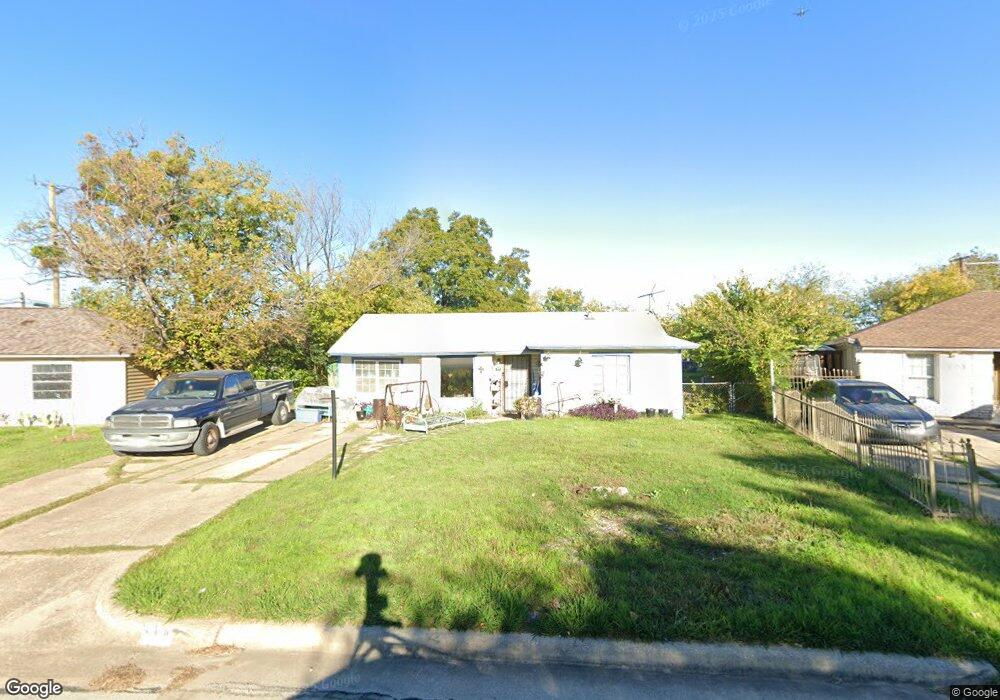 618 SW Dallas St, Grand Prairie, TX 75051 - photo 1