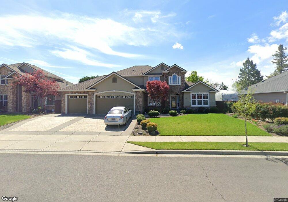 574 Grey Hawk Way, Central Point, OR 97502 - photo 1