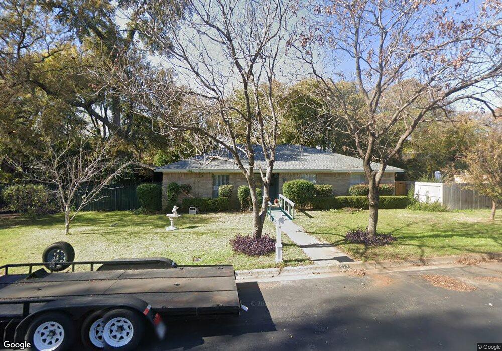 513 Holder Dr, Hurst, TX 76053 - photo 1