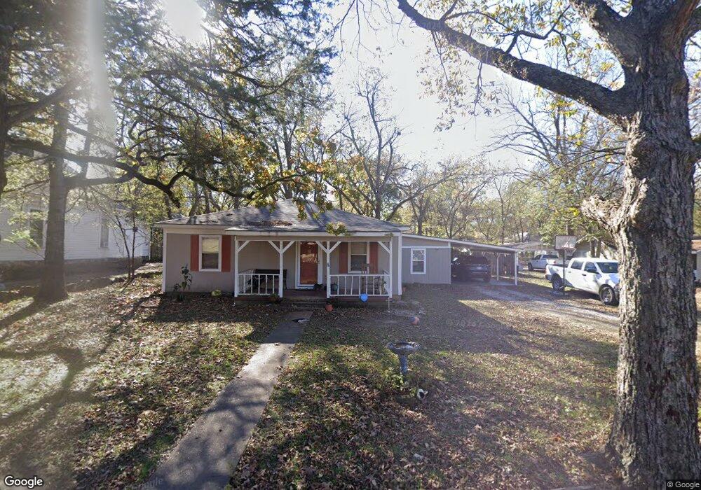 210 E Laurel St, Hugo, OK 74743 - photo 1
