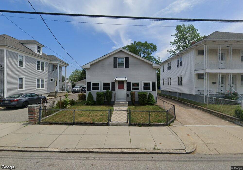 883 York Ave, Pawtucket, RI 02861 - photo 1