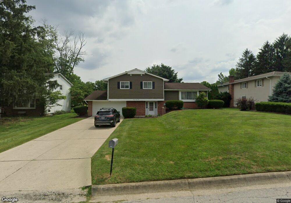 845 Greenridge Rd, Columbus, OH 43235 - photo 1