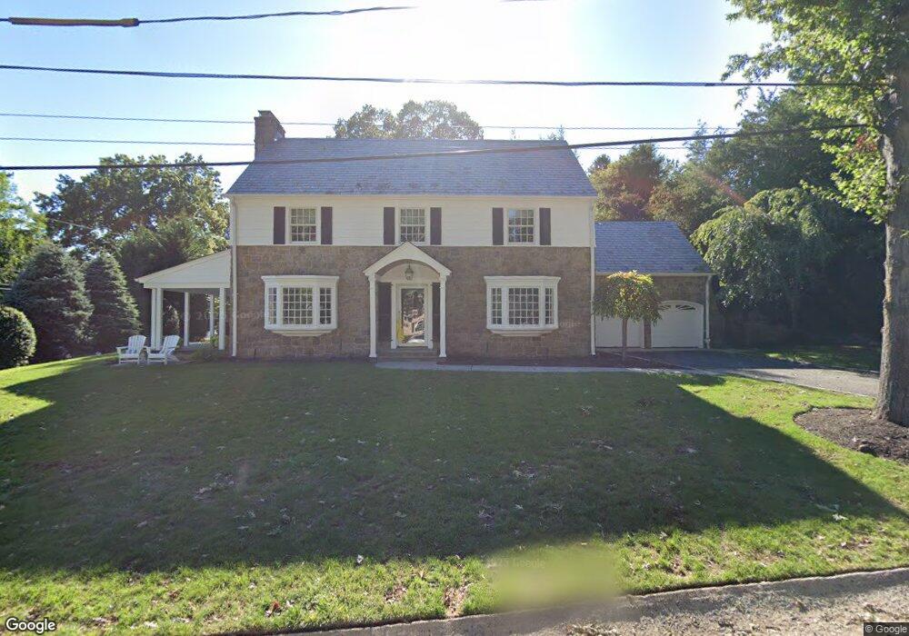 135 Abbey Rd, Manhasset, NY 11030 - photo 1