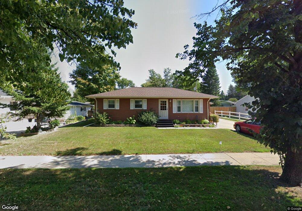 1907 S 19th St, Grand Forks, ND 58201 - photo 1