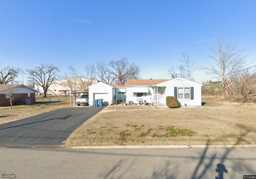 808 NW 7th St, Bentonville, AR 72712 - photo 1