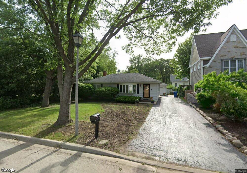 222 N Bonnie Brae Ave, Elmhurst, IL 60126 - photo 1