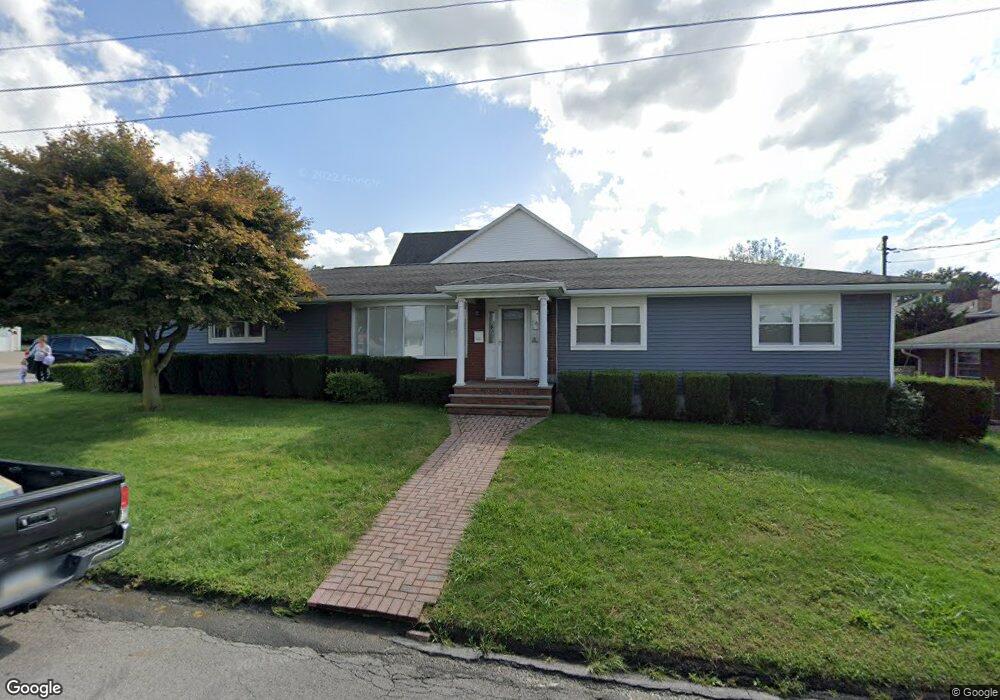 302 Jessup St, Dunmore, PA 18512 - photo 1