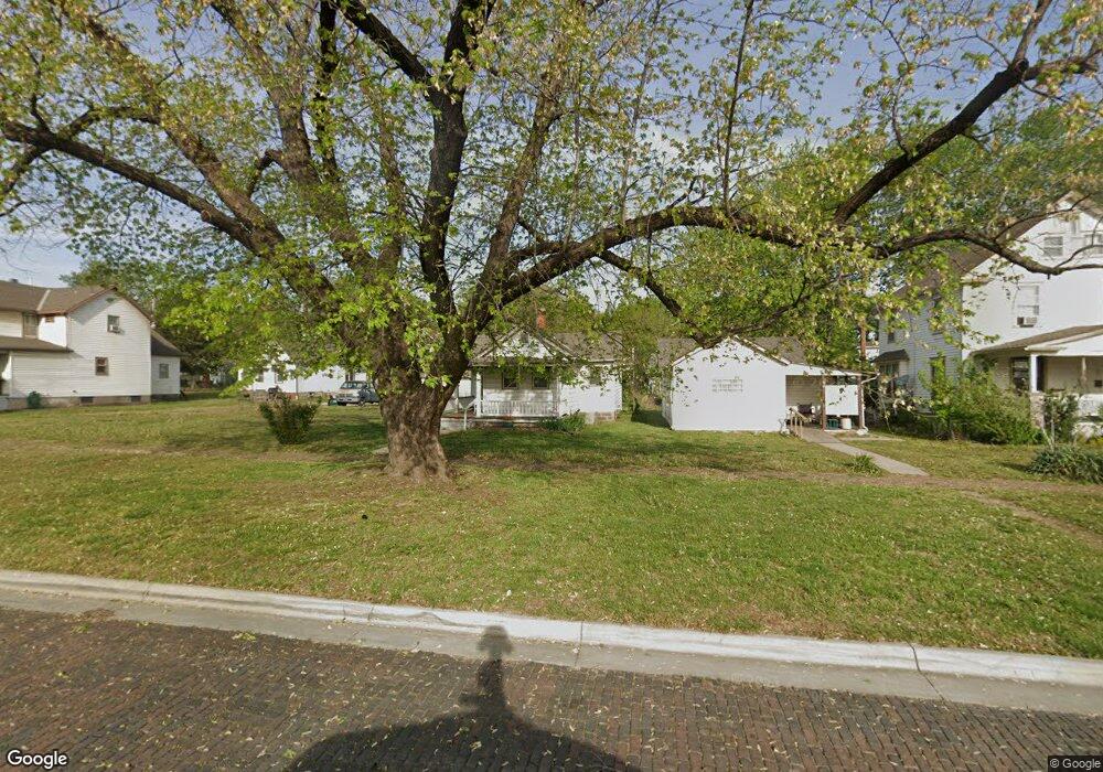 213 SW Van Buren St, Topeka, KS 66603 - photo 1