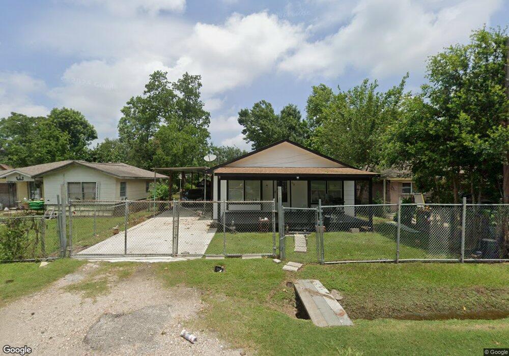 33 De Boll St, Houston, TX 77022 - photo 1