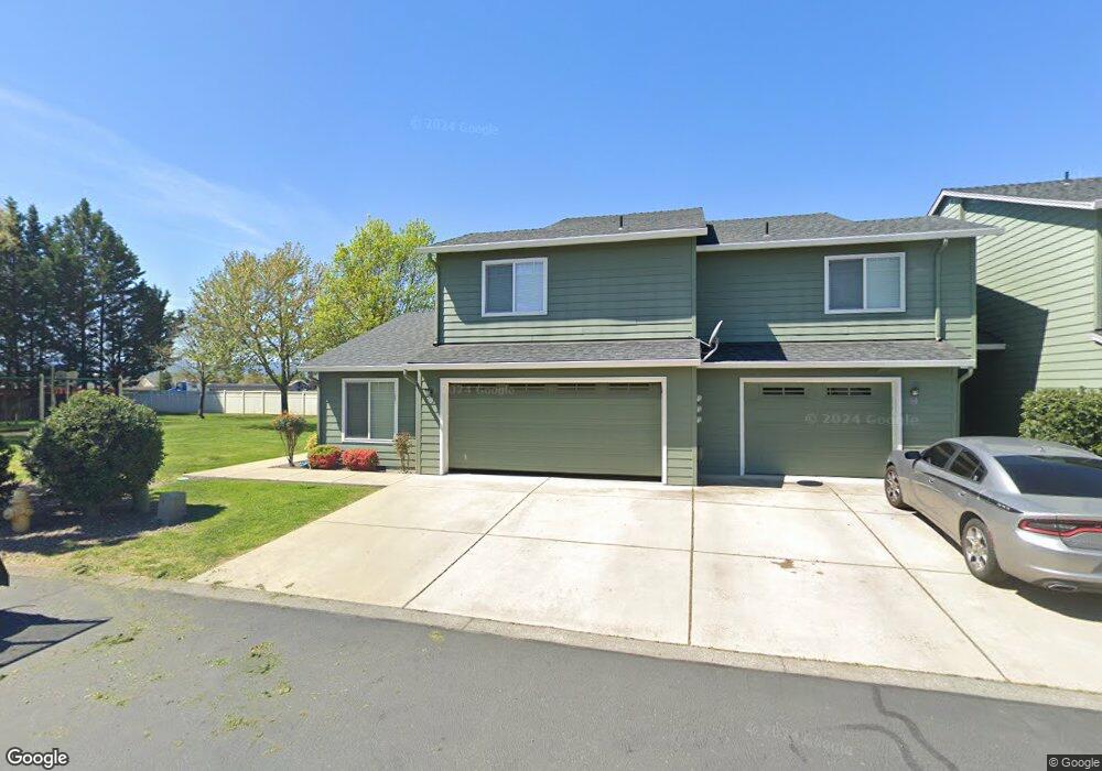 352 Live Oak Loop, Central Point, OR 97502 - photo 1