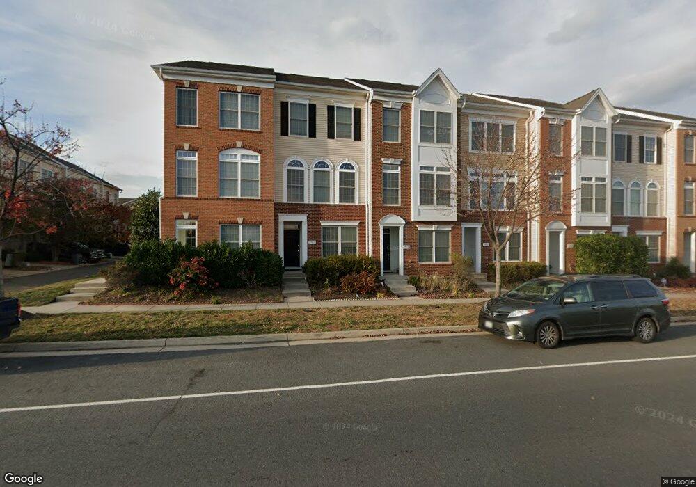 25031 Riding Center Dr, Chantilly, VA 20152 - photo 1