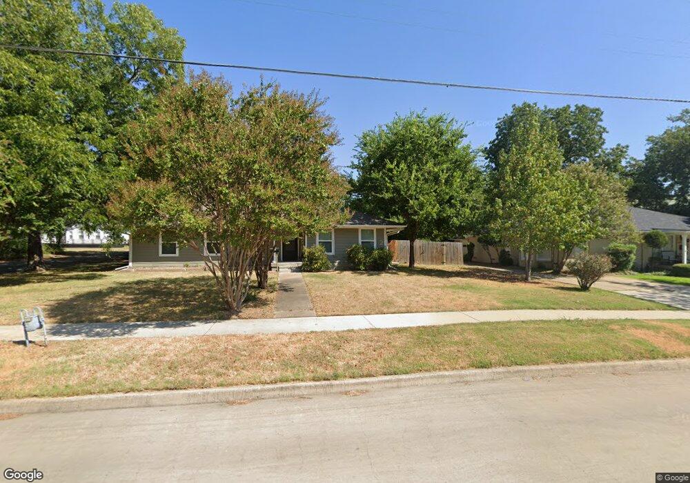 401 E 9th St, Bonham, TX 75418 - photo 1
