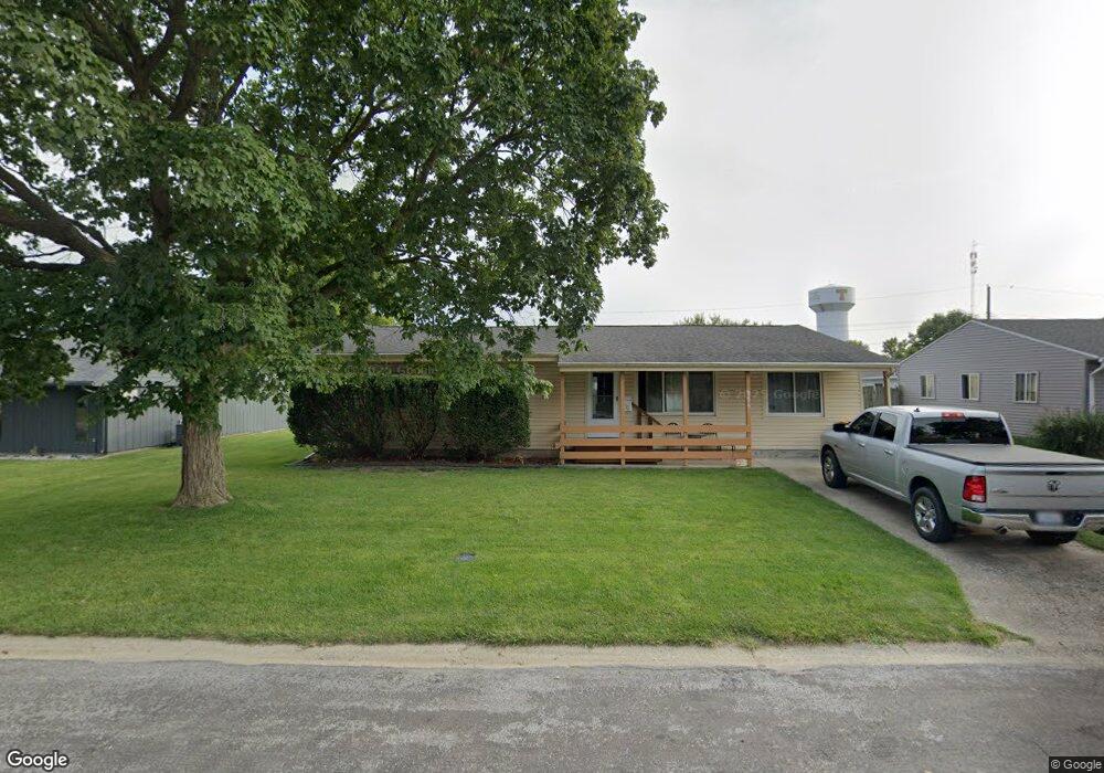 905 Beecher Dr, Tuscola, IL 61953 - photo 1