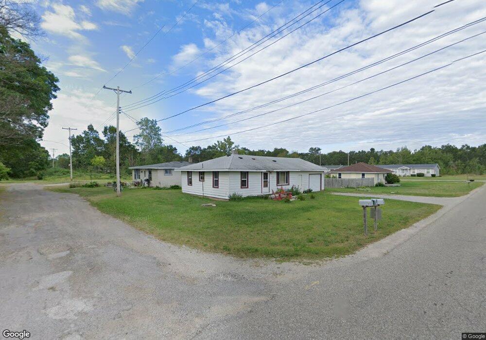 902 Pine St, Oscoda, MI 48750 - photo 1