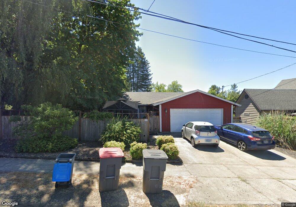 730 W Grant St, Carlton, OR 97111 - photo 1