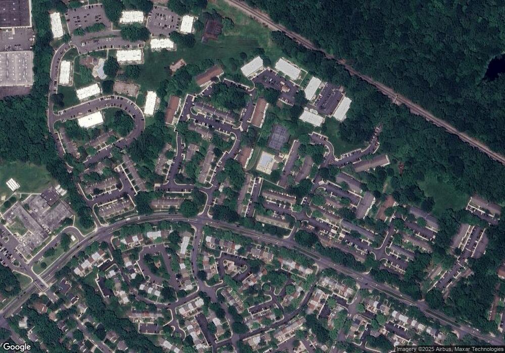 8447 Penshurst Dr unit 606, Springfield, VA 22152 - photo 1