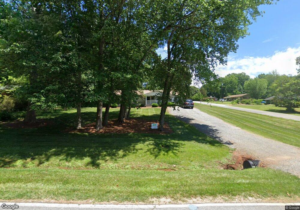 202 Victoria Dr, Statesville, NC 28625 - photo 1