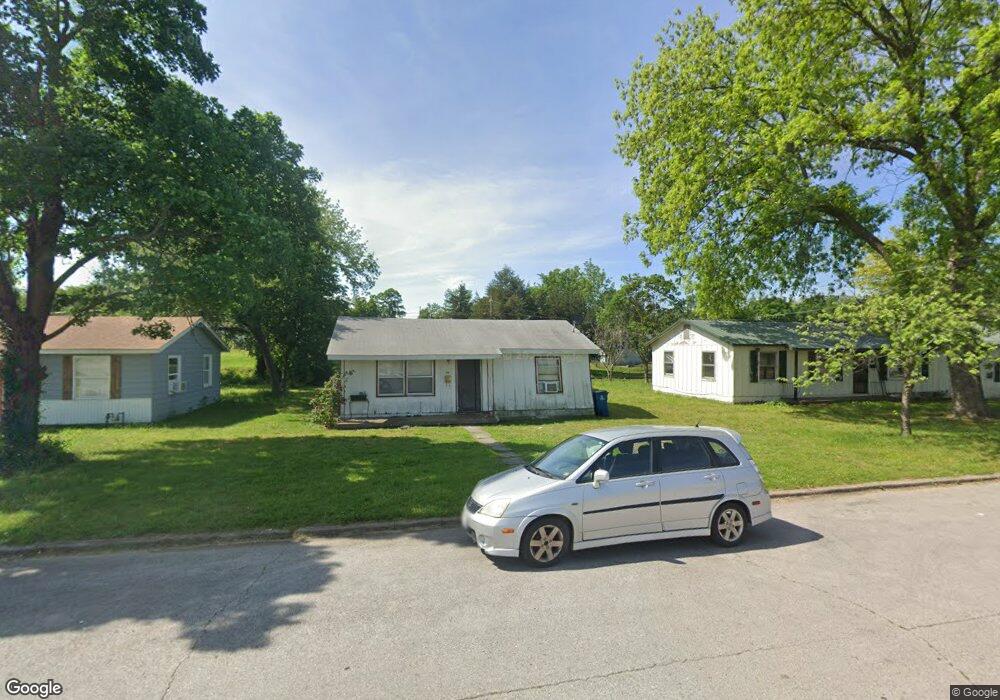 1206 Walnut St, Carthage, MO 64836 - photo 1
