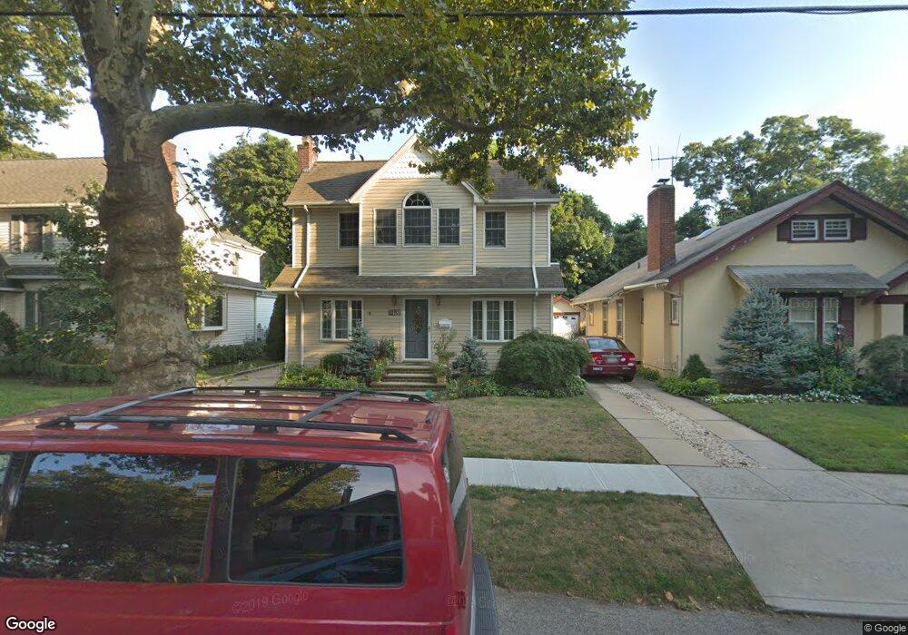 90 Superior Rd, Floral Park, NY 11001 - photo 1