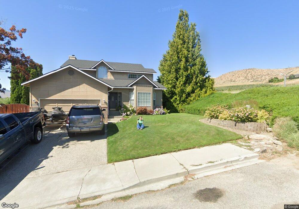 1013 12th St NE, East Wenatchee, WA 98802 - photo 1