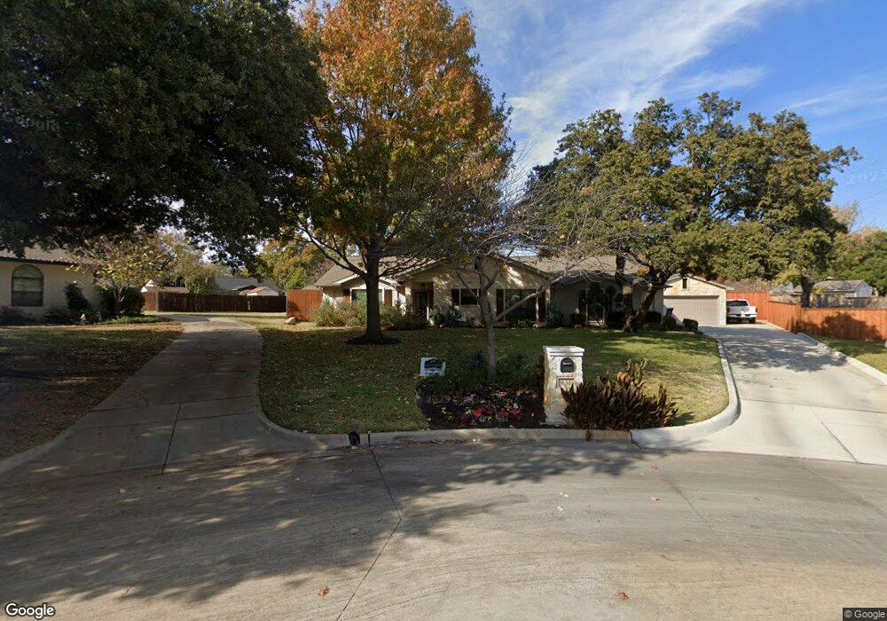 636 Springhill Ct, Hurst, TX 76054 - photo 1