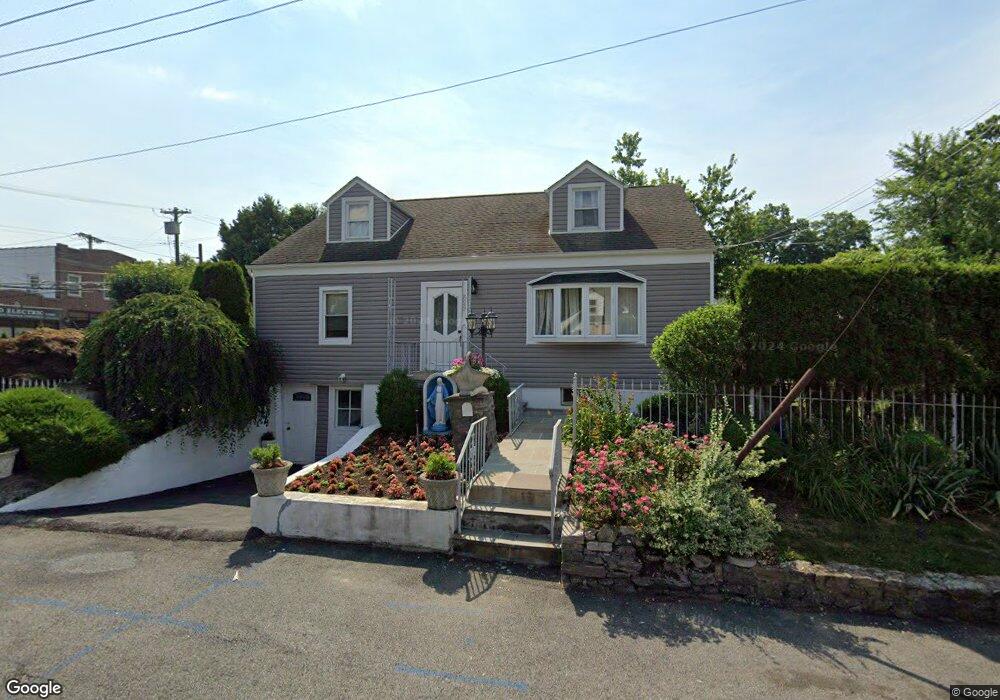 629 3rd St, Mamaroneck, NY 10543 - photo 1
