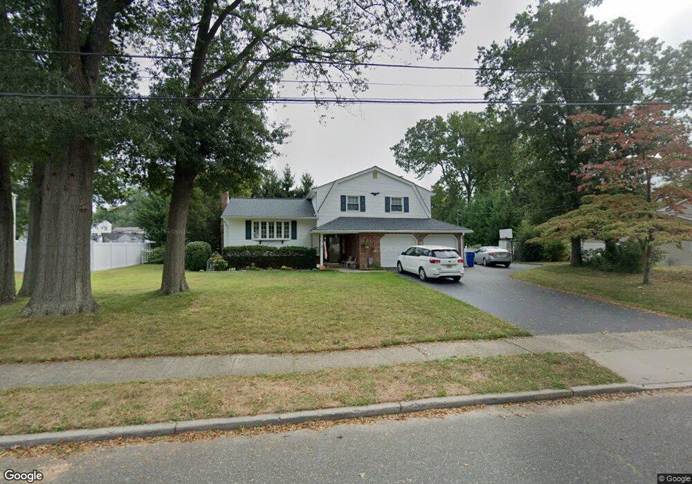 10 Tanglewood Rd, Middletown, NJ 07748 - photo 1