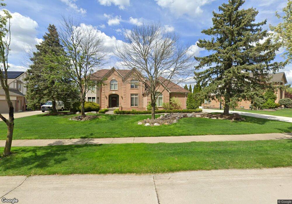 1904 Spiceway Dr, Troy, MI 48098 - photo 1