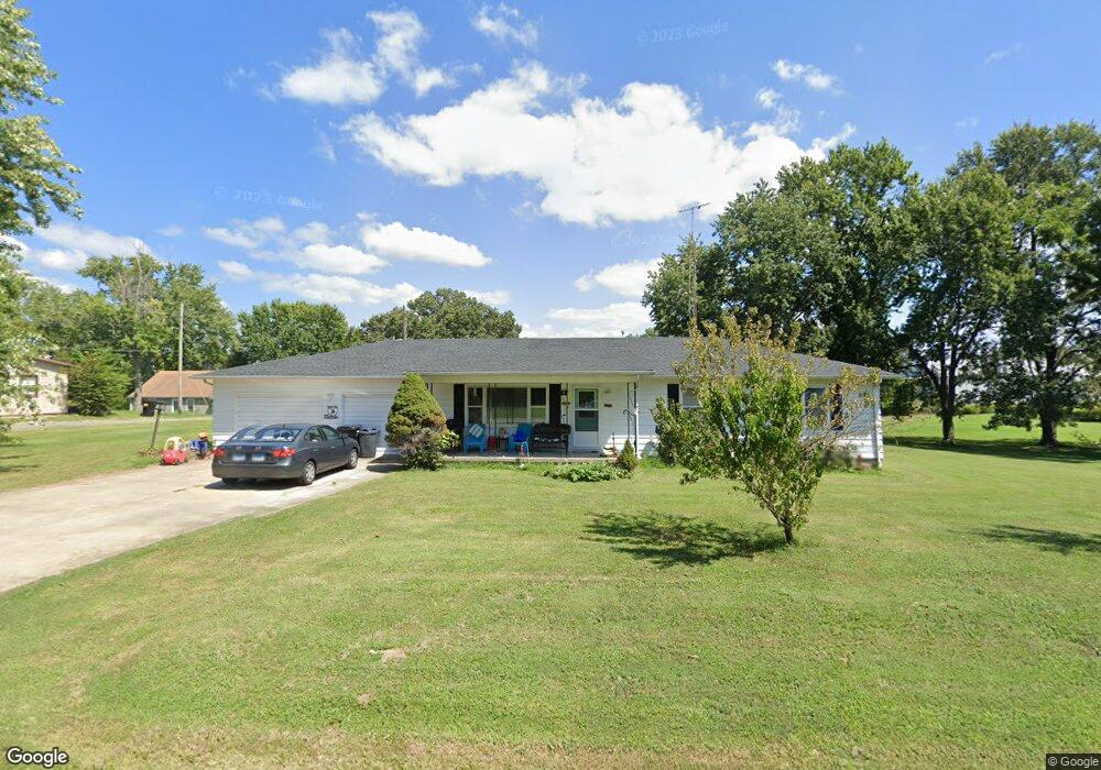 2012 Grape St, Harrisburg, IL 62946 - photo 1