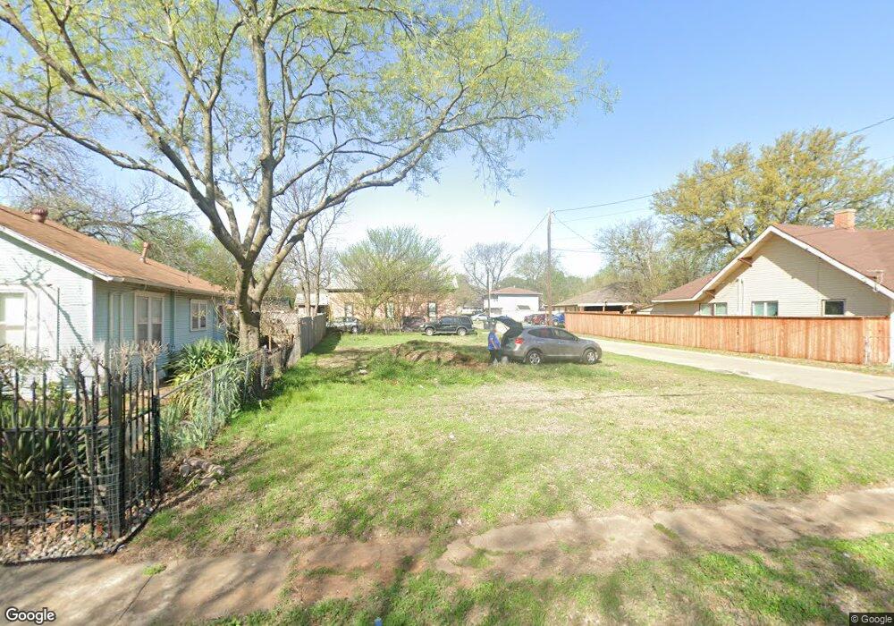 707 N Robinson St, Cleburne, TX 76031 - photo 1
