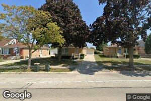 8427 N Shermer Rd, Niles, IL 60714