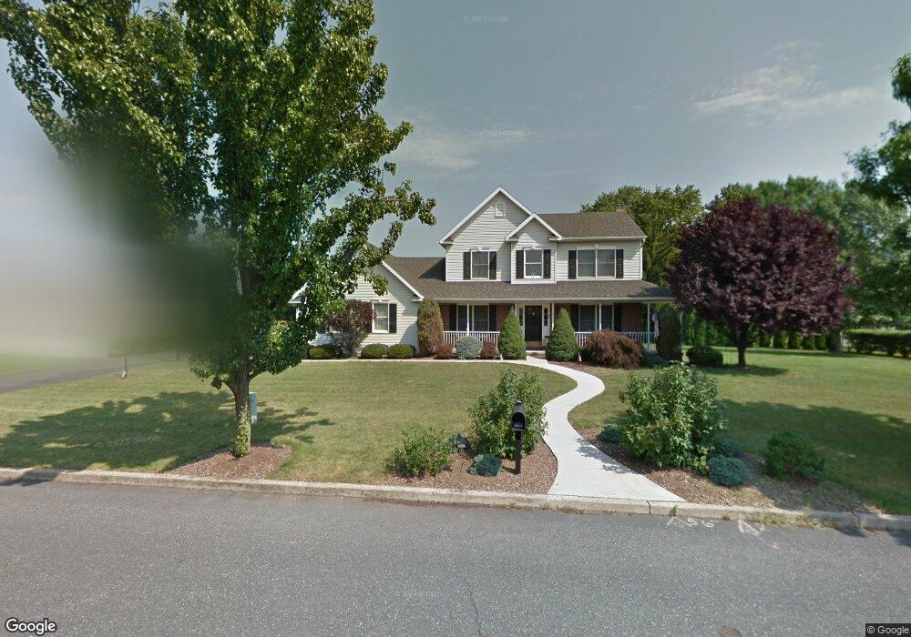 4666 Lenox Dr, Bethlehem, PA 18017 - photo 1