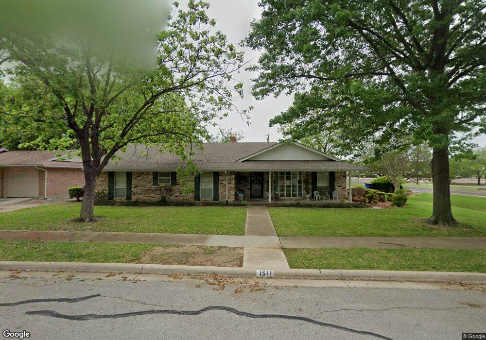 1511 Larue Cir, Ennis, TX 75119 - photo 1