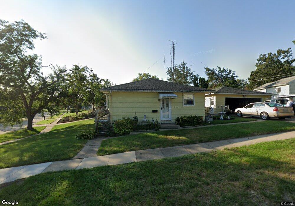 3202 Outlook Dr SW, Cedar Rapids, IA 52404 - photo 1