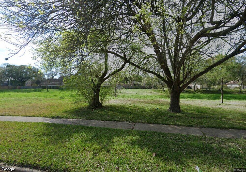 7727 Streamside Dr, Houston, TX 77088 - photo 1