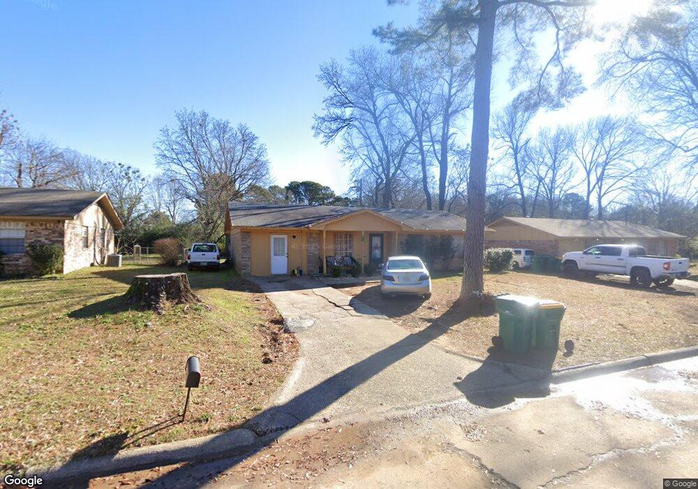 1704 Waverly Dr, Texarkana, TX 75501 - photo 1