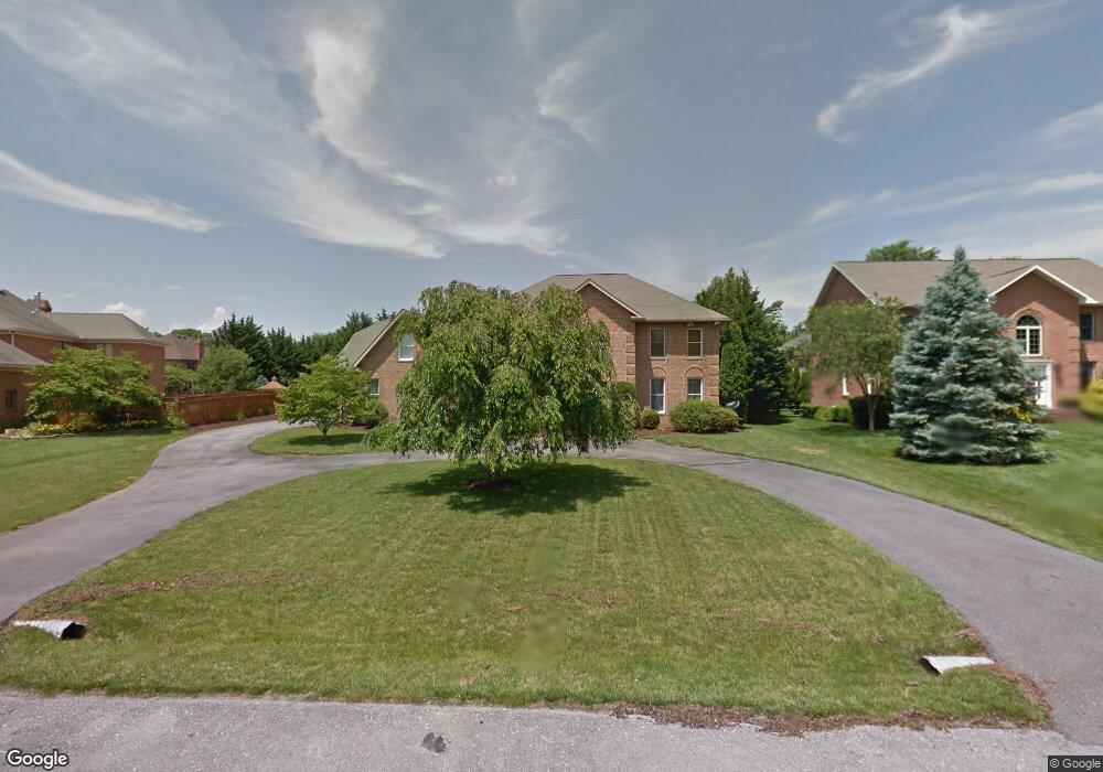 20304 Parkwood Ct, Hagerstown, MD 21742 - photo 1