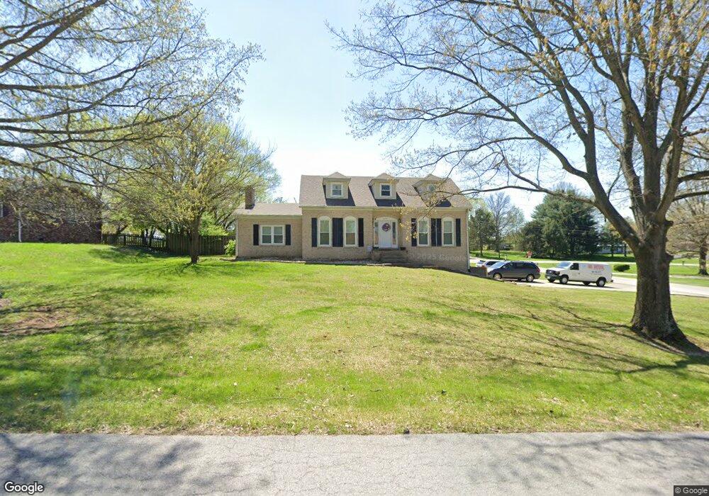 806 Springhill Ln, Frankfort, KY 40601 - photo 1