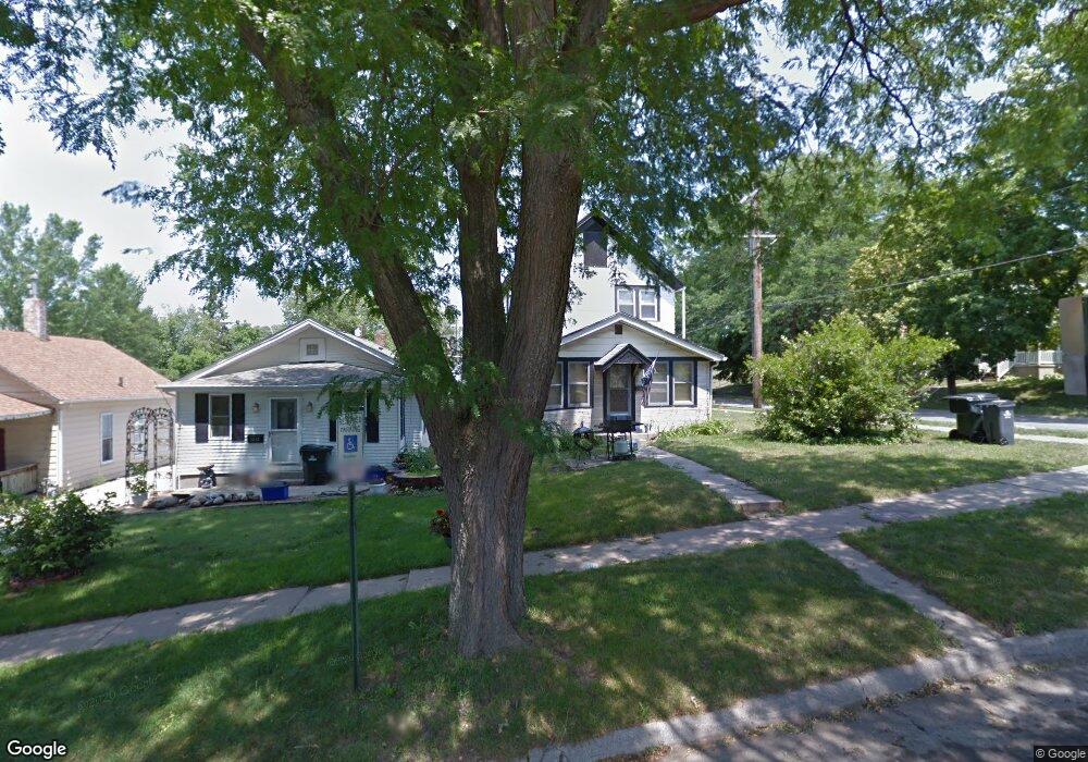 1036 11th Ave SE, Cedar Rapids, IA 52401 - photo 1