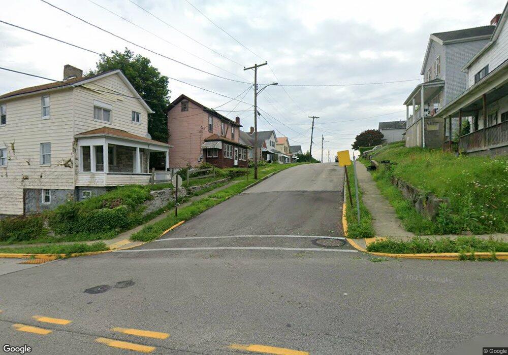 114 Lowell St, Vandergrift, PA 15690 - photo 1