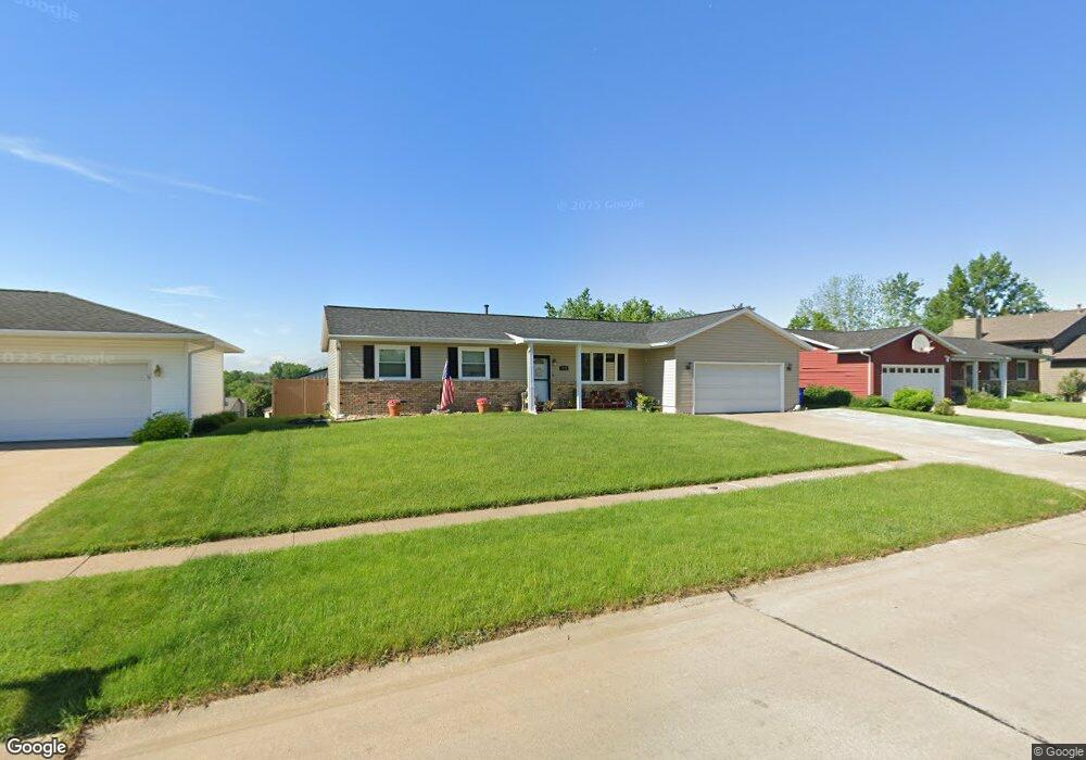 2715 Q Ave NW, Cedar Rapids, IA 52405 - photo 1