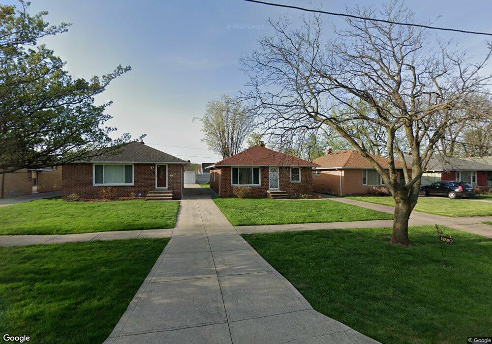 18880 Mccracken Rd, Maple Heights, OH 44137 - photo 1