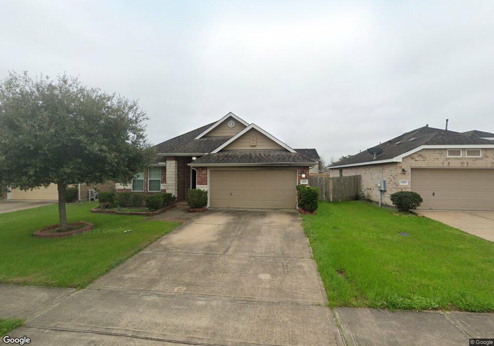 1227 Quarterhorse Dr, Alvin, TX 77511 - photo 1