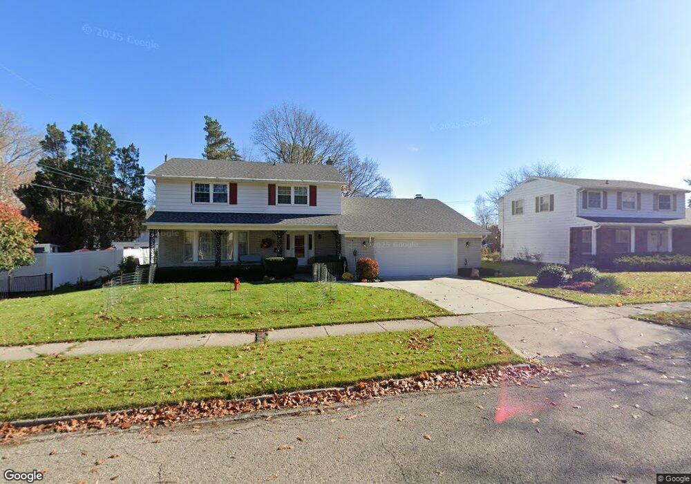 2215 Wellesley Dr, Lansing, MI 48911 - photo 1