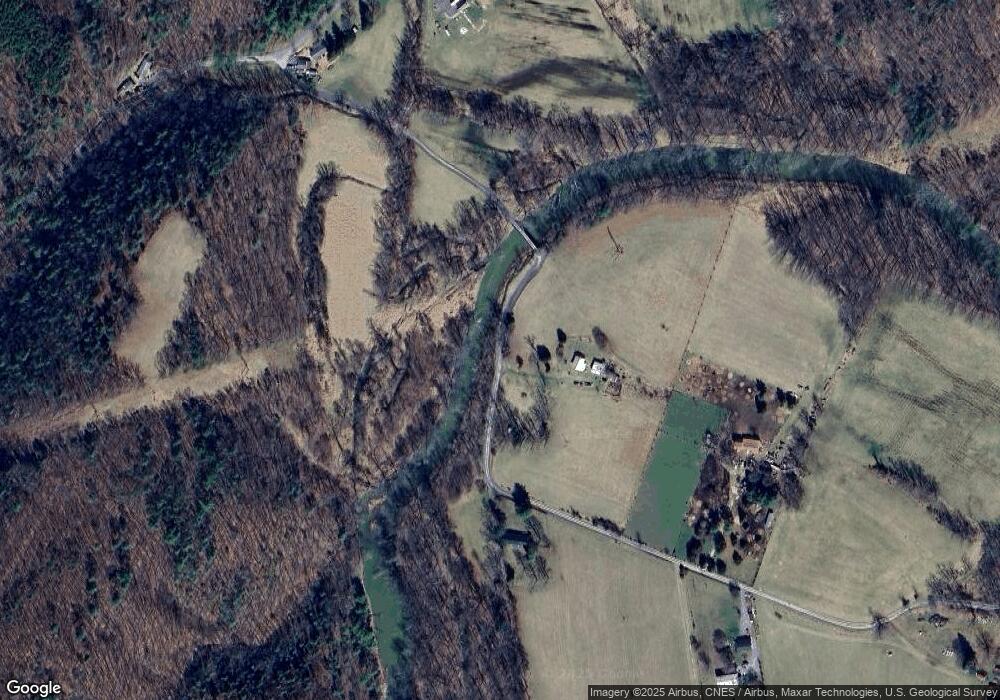 484 Eckerd Ln, Berkeley Springs, WV 25411 - photo 1