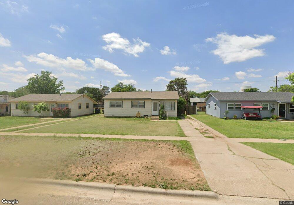 1517 Dallas St, Plainview, TX 79072 - photo 1